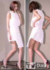 组图：金贤珠出席发布 透视白裙纯美性感