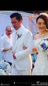 组图：王中磊补办婚礼 那英当伴娘宋丹丹抢花球
