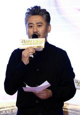 组图：吴秀波《马向阳》化身最洋村官挑战演技