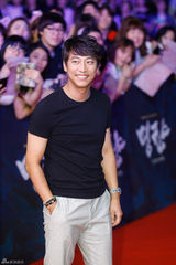 组图：朴有天李钟硕秀智等助阵《鸣梁》