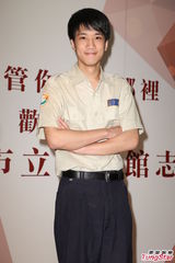 组图：阮经天学弟外型酷似王力宏 自认侧脸最像