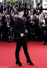 组图：李宇春戛纳之行 优雅帅酷春风得意