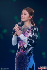 组图：郭伟亮个唱陈奕迅玩疯杨千嬅梁咏琪美艳