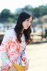 组图：韩雪新戏造型青春靓丽 搭档五阿哥张睿