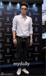 组图：孝琳等出席活动 时尚靓丽会场变秀场