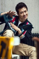 组图：高云翔潮范十足大片 随性本色表情迷人