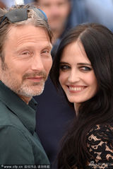 组图：伊娃-格林助阵《救赎》女汉子气场十足