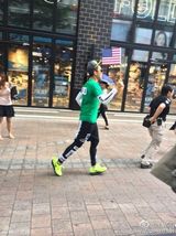 组图：中国《跑男》赴韩 邓超Angelababy林更新被围观