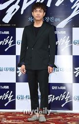 组图：《高跟鞋》首映 车胜元新作问世心情好