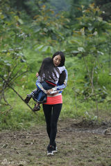 组图：萌妈首探班爸爸2 吴镇宇神秘娇妻曝光