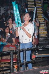 组图：草蜢红馆演出众星支持 舞动人肉风火轮