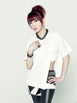 组图：2NE1与粉丝再续前缘 8月到沪献唱YG盛典