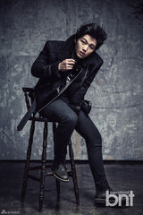 高清：韩星吕珍九时尚大片 游走于少年男人之间