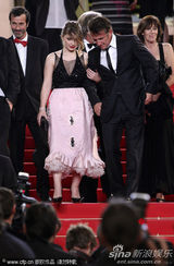 高清组图：《为父寻仇》首映西恩-潘摆酷 格温助阵