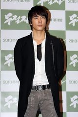 高清图：《无敌者》媒体首映礼 宋承宪等主演出席