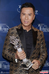 组图：吴孟达大病后首次现身 许志安否认已婚