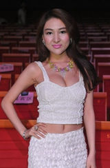 组图：郭美美涉赌博性交易被拘 奢华生活照盘点