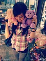 组图：柯震东绯闻女友私照 大眼可爱长发清纯