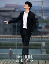 组图：陈晓东北京皇城拍大片 获母赞称衣服架子