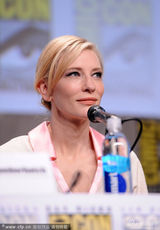 组图：《霍比特人》齐现身 精灵女王曝不穿内裤