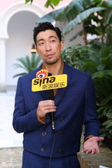 组图：王千源对话新浪 分享《黄金时代》感受