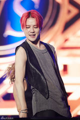 独家：JYJ热力发片 金在中金发耀眼金俊秀红发鬼魅