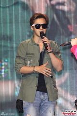 组图：林大晋首场个唱开启 罗志祥监场压阵