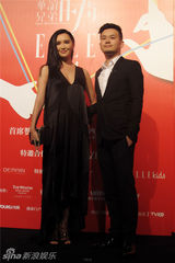 组图：群星亮相华谊之夜红毯熠熠生辉