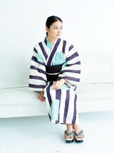 组图：浪客剑心好搭档 佐藤健武井咲清爽浴衣照