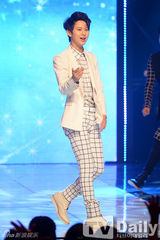 组图：《冠军秀》精彩无限 VIXX夺冠喜极而泣