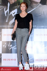 组图：JYJ金俊秀李秉宪等亮相《海雾》试映会