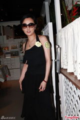 组图：叶蕴仪艺术学校开幕 张慧仪叹无暇陪子