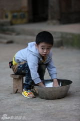 组图：《爸爸去哪儿》五对亲子爆笑泥地世界杯