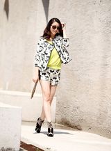 组图：黄小蕾时尚街拍 享受孕妈的最美时刻