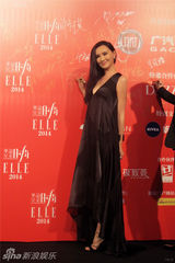 组图：群星亮相华谊之夜红毯熠熠生辉