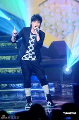 幻灯图：众星出席劲歌优秀选颁奖礼 Twins仍受肯定