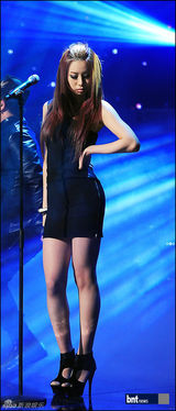 组图：韩新女团EXID《Show Champion》节目性感华丽