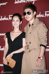 组图：金正恩金素妍等众星盛装性感出席时装秀