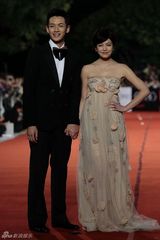 高清组图：金马奖红毯精选 男星西装革履潇洒比帅