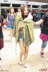 组图：AV女优友田彩也香抵台 衣着清凉秀性感