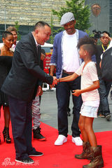 幻灯图集：《功夫梦》北京首映 成龙小史密斯秀醉拳