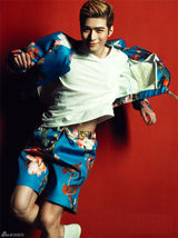 组图：陈学冬金发大片潇洒随性气场强大