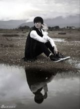 组图：许嵩新专辑封面首曝光 传达简适生活态度