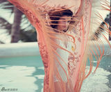 组图：超模芭芭拉湿身诱惑 沙滩少女宽衣解带