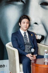 独家高清：金起范上海会粉丝 回归歌手身份催泪