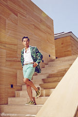 组图：甄子丹携汪诗诗拍摄写真 大秀恩爱