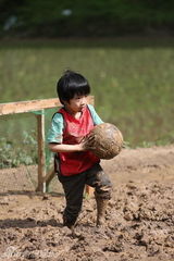 组图：吴镇宇儿子成长照曝光 曾被老爸评太帅