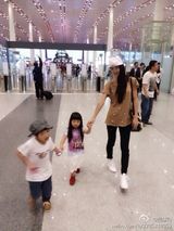 组图：(曹格儿女)曹氏兄妹有爱日常 暖Joe萌Grace初长成