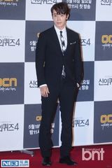 组图：柳德焕东海等出席《神的测验4》发布会