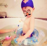 组图：美女硕士毕业抱儿子怀女儿被赞人生赢家